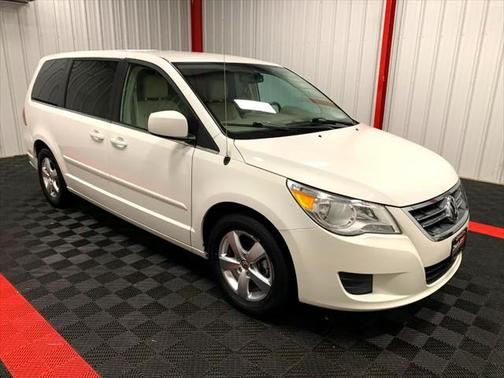 2010 Volkswagen Routan SE