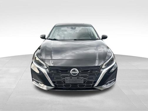 Super Black 2024 Nissan Altima 2.5 SV