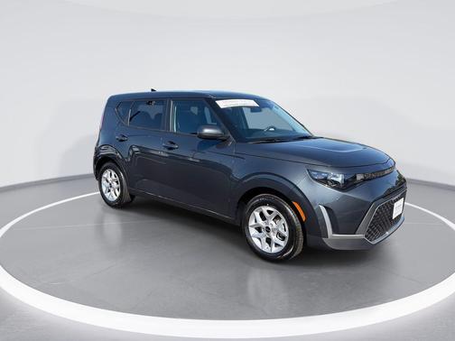 Gravity Gray 2025 Kia Soul LX