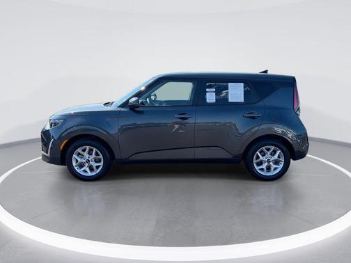Gravity Gray 2025 Kia Soul LX