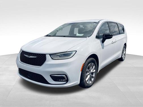 Bright White Clearcoat 2024 Chrysler Pacifica Touring L