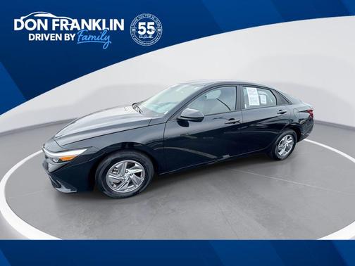 Abyss Black 2024 Hyundai ELANTRA SE