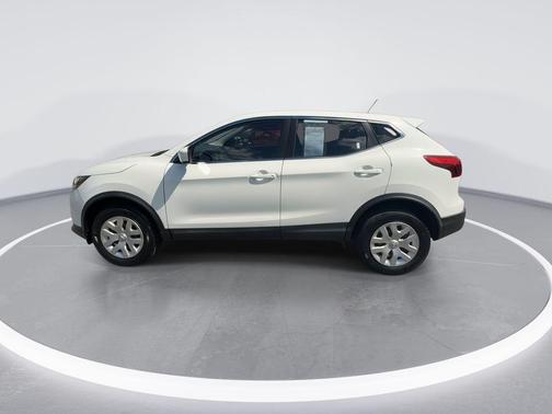 Glacier White 2018 Nissan Rogue Sport S