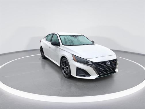 2023 Nissan Altima SR FWD