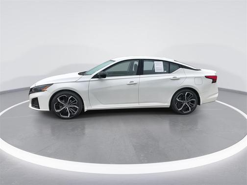 2023 Nissan Altima SR FWD