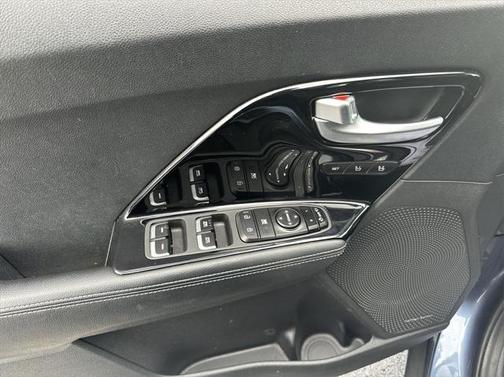 2022 Kia Niro Plug-In Hybrid EX Premium