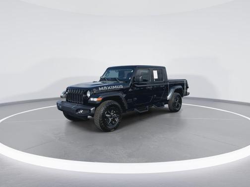 Black Clearcoat 2022 Jeep Gladiator Altitude 4x4