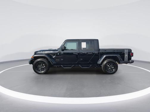 Black Clearcoat 2022 Jeep Gladiator Altitude 4x4