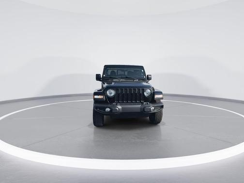 Black Clearcoat 2022 Jeep Gladiator Altitude 4x4
