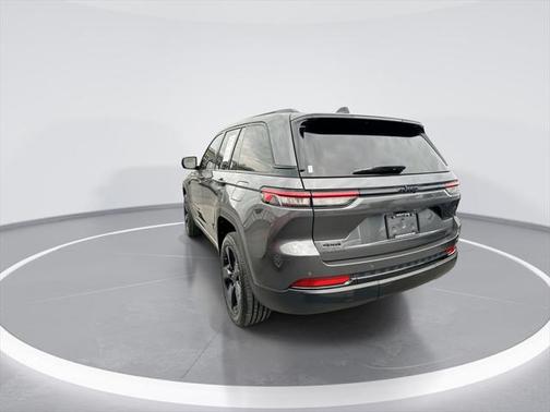 2022 Jeep Grand Cherokee Altitude