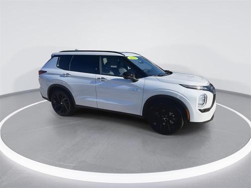 2025 Mitsubishi Outlander PHEV SEL