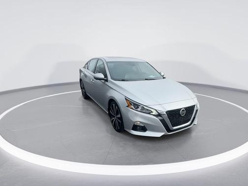 Brilliant Silver Metallic 2020 Nissan Altima Platinum VC-Turbo FWD