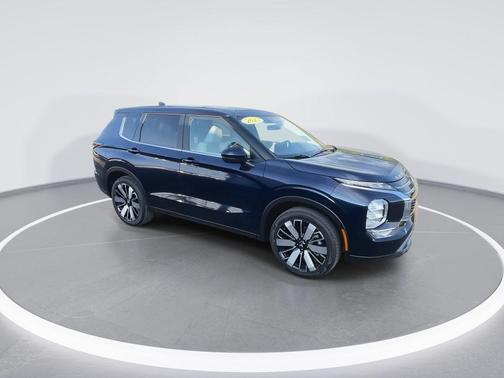 Cosmic Blue Metallic 2025 Mitsubishi Outlander SE 2.5 2WD