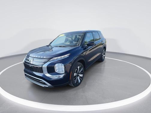 Cosmic Blue Metallic 2025 Mitsubishi Outlander SE 2.5 2WD