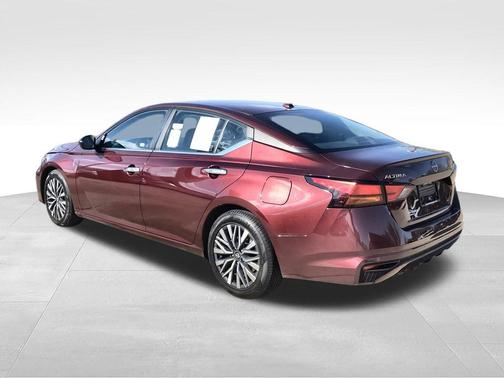 Garnet Pearl Metallic 2024 Nissan Altima 2.5 SV