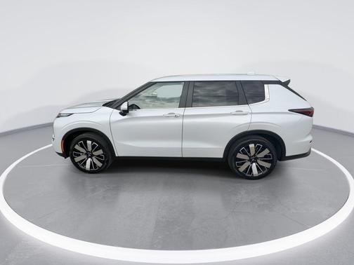 White Diamond 2026 Mitsubishi Outlander SE 1.5T S-AWC