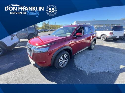 2023 Nissan Pathfinder SL 4WD