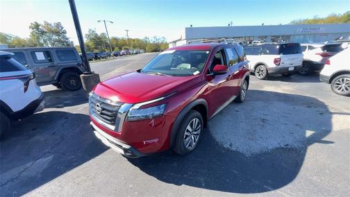 2023 Nissan Pathfinder SL 4WD