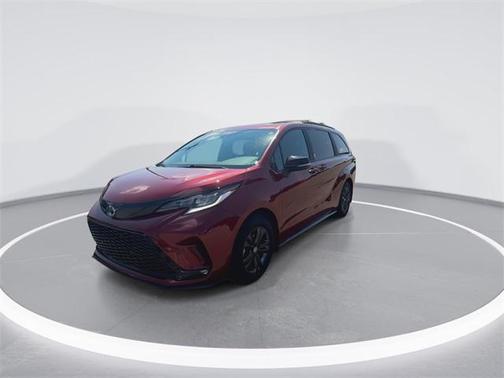 2025 Toyota Sienna XSE 7 Passenger