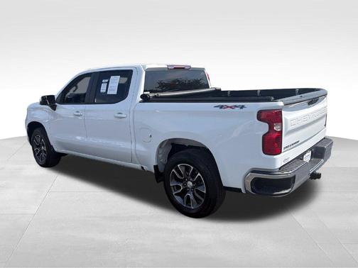 Summit White 2024 Chevrolet Silverado 1500 LT