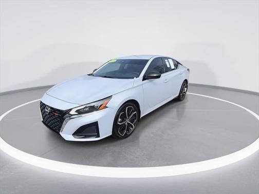 2023 Nissan Altima SR FWD