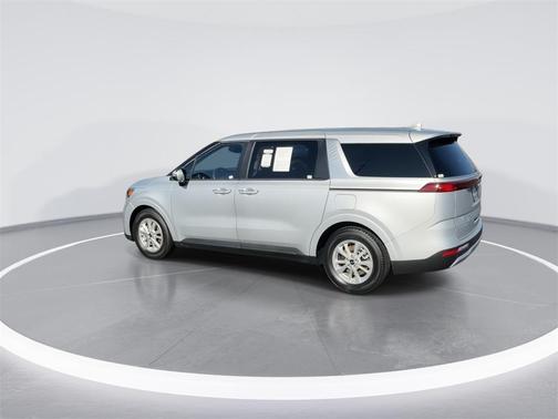 2023 Kia Carnival LX