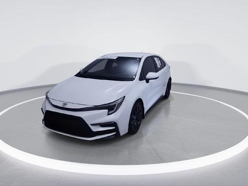 Ice Cap 2024 Toyota Corolla SE