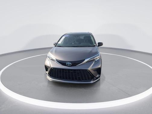 2022 Toyota Sienna XSE 7 Passenger