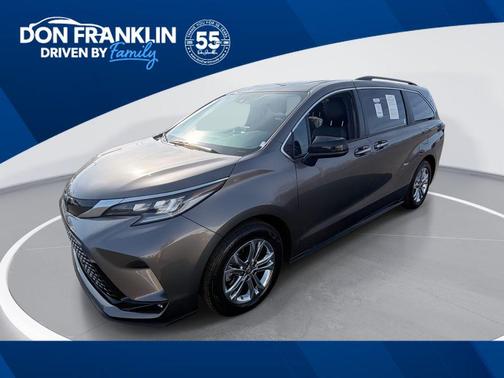 2022 Toyota Sienna XSE 7 Passenger