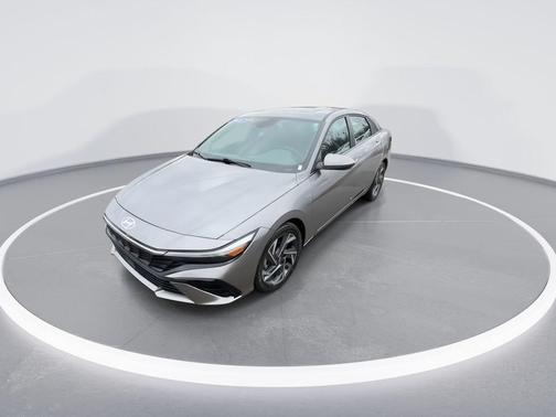 Fluid Metal 2025 Hyundai ELANTRA SEL