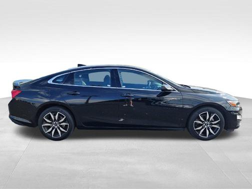 Mosaic Black Metallic 2023 Chevrolet Malibu FWD RS