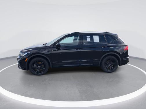 Deep Black 2023 Volkswagen Tiguan 2.0T SE R-Line Black 4MOTION