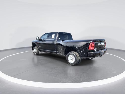 Diamond Black Crystal Pearlcoat 2025 RAM 3500 Longhorn