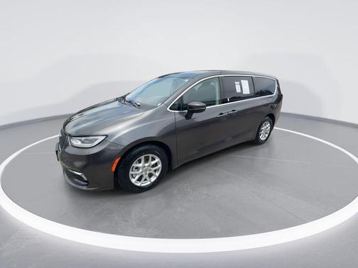 Granite Crystal Metallic Clearcoat 2023 Chrysler Pacifica Touring L