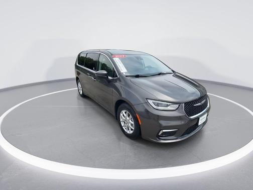 Granite Crystal Metallic Clearcoat 2023 Chrysler Pacifica Touring L