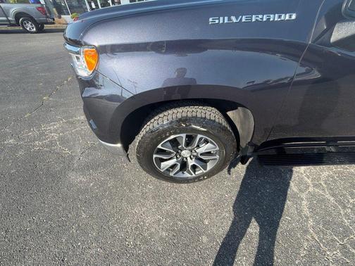 Dark Ash Metallic 2024 Chevrolet Silverado 1500 LT