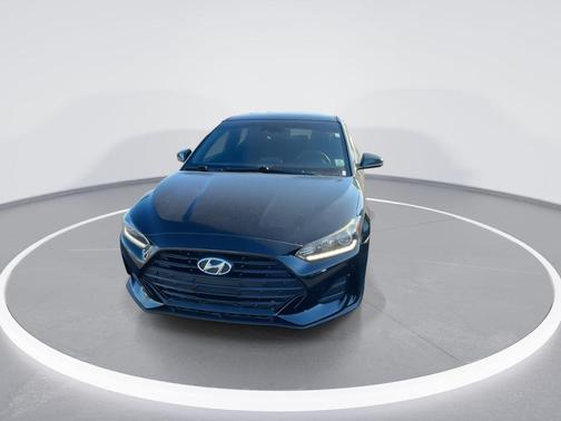 2020 Hyundai Veloster 2