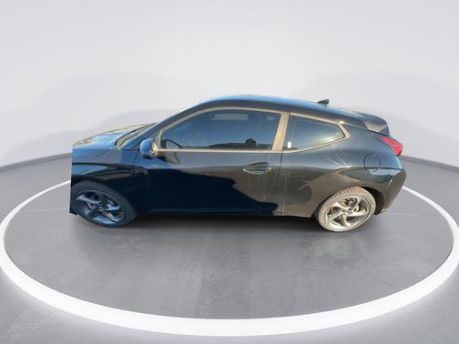 2020 Hyundai Veloster 2