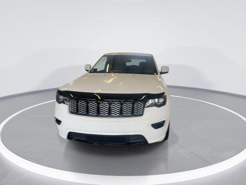 2022 Jeep Grand Cherokee Laredo