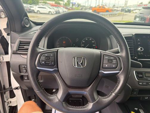 Platinum White Pearl 2025 Honda Ridgeline RTL