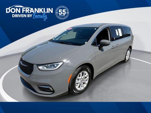 Ceramic Gray Clearcoat 2023 Chrysler Pacifica Touring L