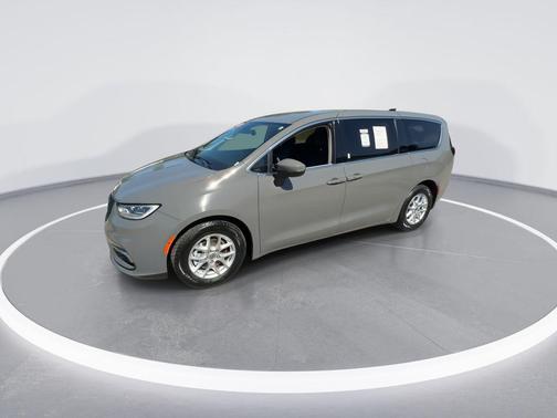 Ceramic Gray Clearcoat 2023 Chrysler Pacifica Touring L