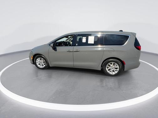 Ceramic Gray Clearcoat 2023 Chrysler Pacifica Touring L