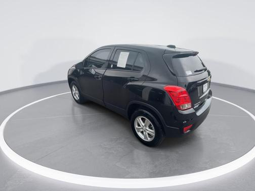 Mosaic Black Metallic 2021 Chevrolet Trax LS