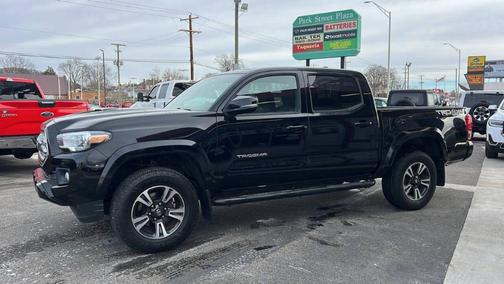 2017 Toyota Tacoma TRD Sport