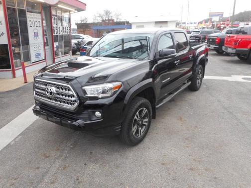 2017 Toyota Tacoma TRD Sport