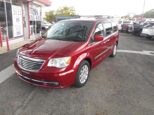 2016 Chrysler Town & Country Touring