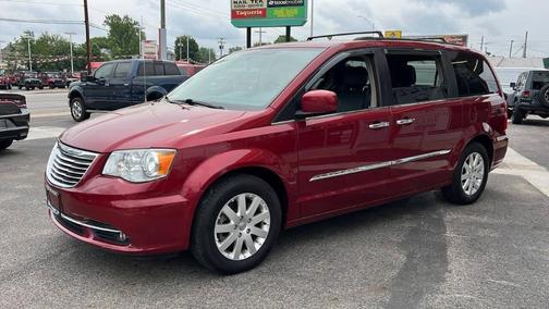 2016 Chrysler Town & Country Touring