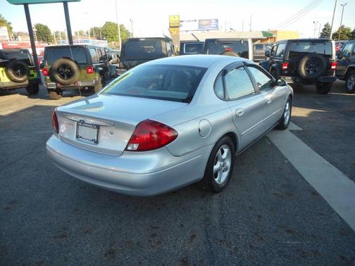Silver 2001 Ford Taurus SES