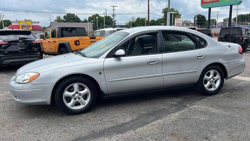 Silver 2001 Ford Taurus SES